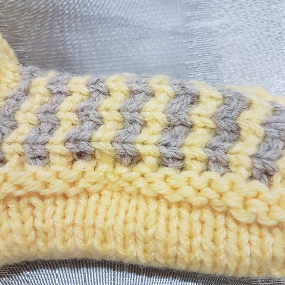 New Hand Knitted Size 5-6 Slipper - Picture 2 of 4
